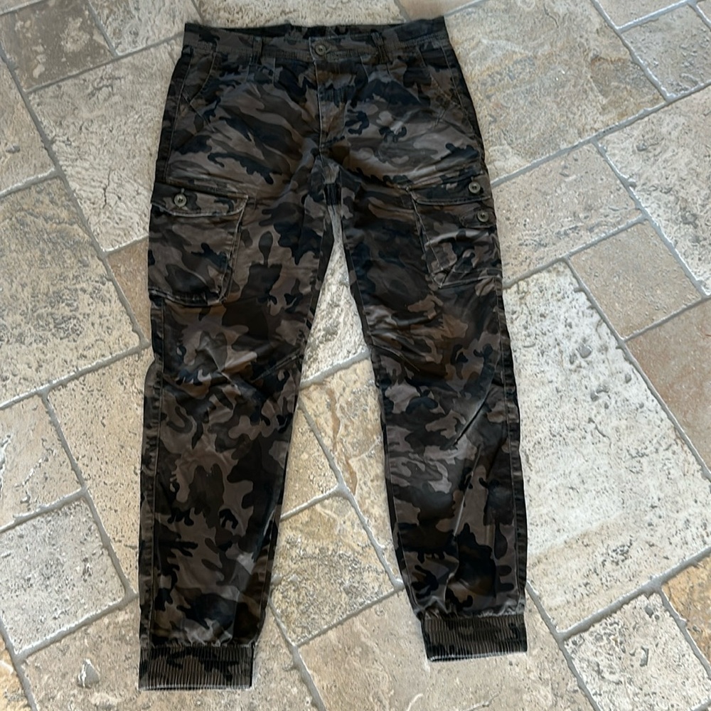 Cammo cargo pants